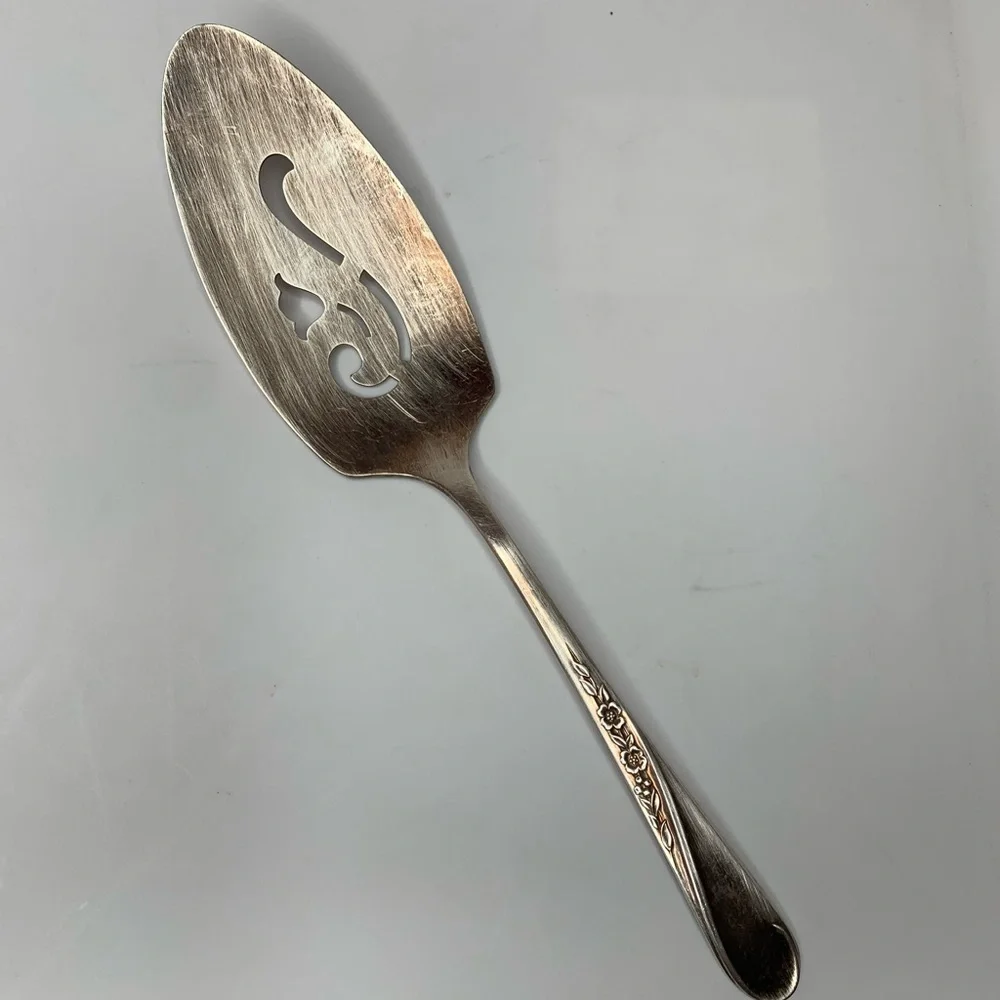 Wm Rogers & Son Spring Flower cake/pie server